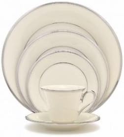 Solitaire Covered Vegetable Bowl