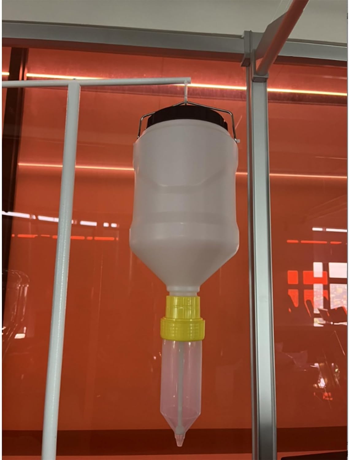 Efficient 3L Condiment Squeeze Bottle