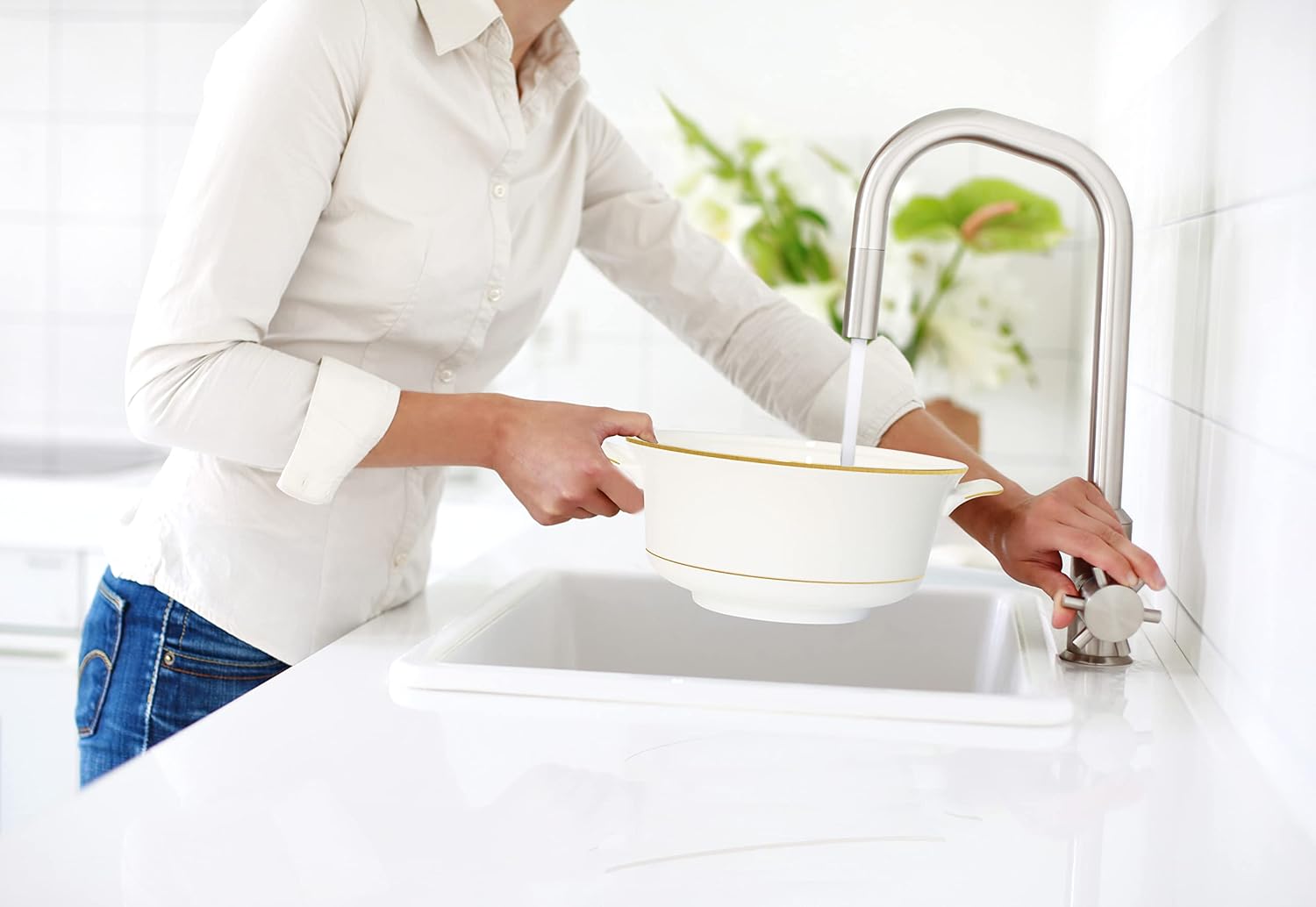 Elegant 2-Piece Bone China Soup Tureen Set with Lid Gold Rim 297QT