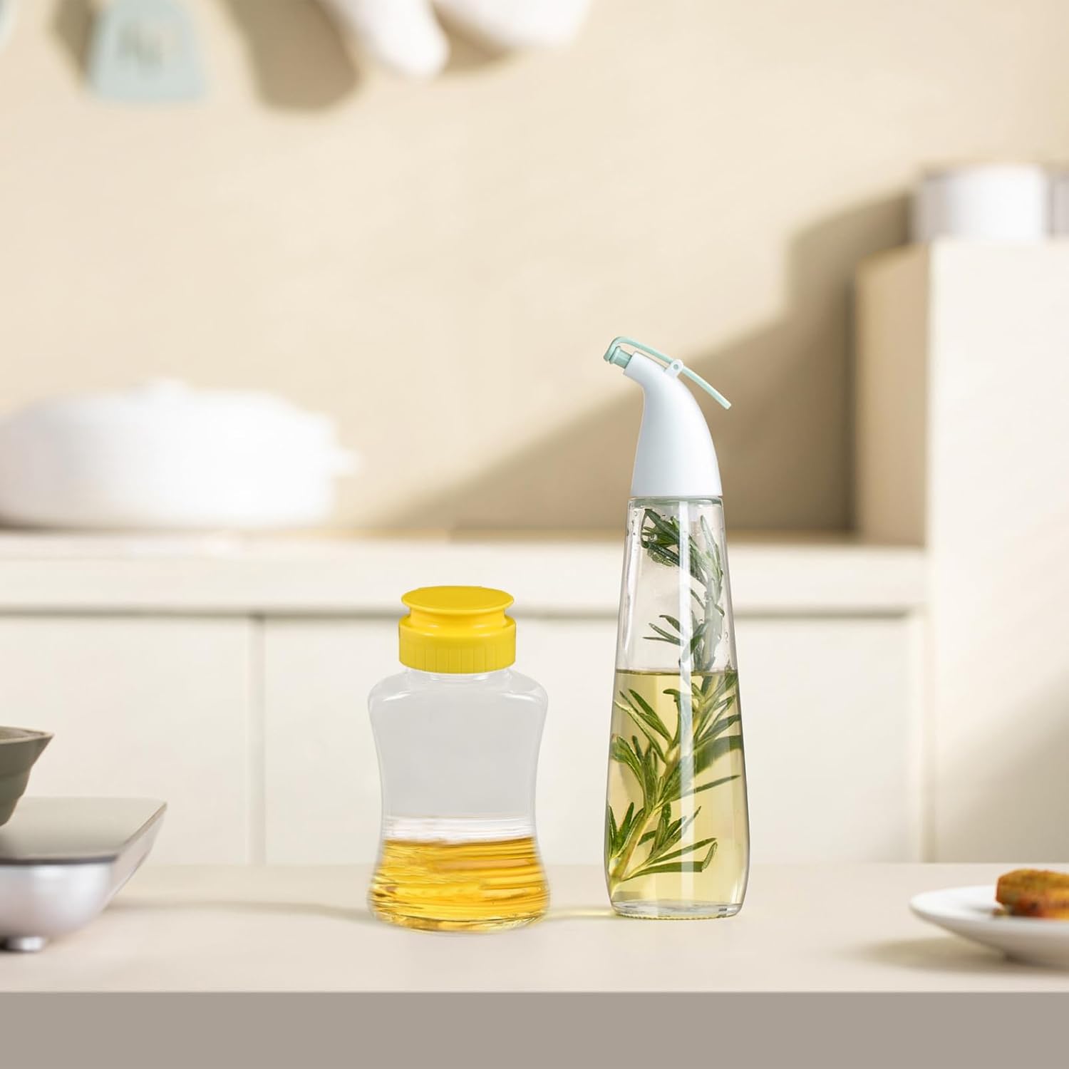 180ml Squeeze Bottle for Ketchup Mustard Salad Dressing Refillable Dispenser