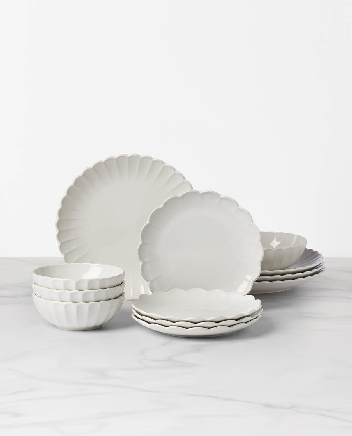 Lenox French Perle Scallop 12-Piece Dinnerware Set Microwave Dishwasher Safe White