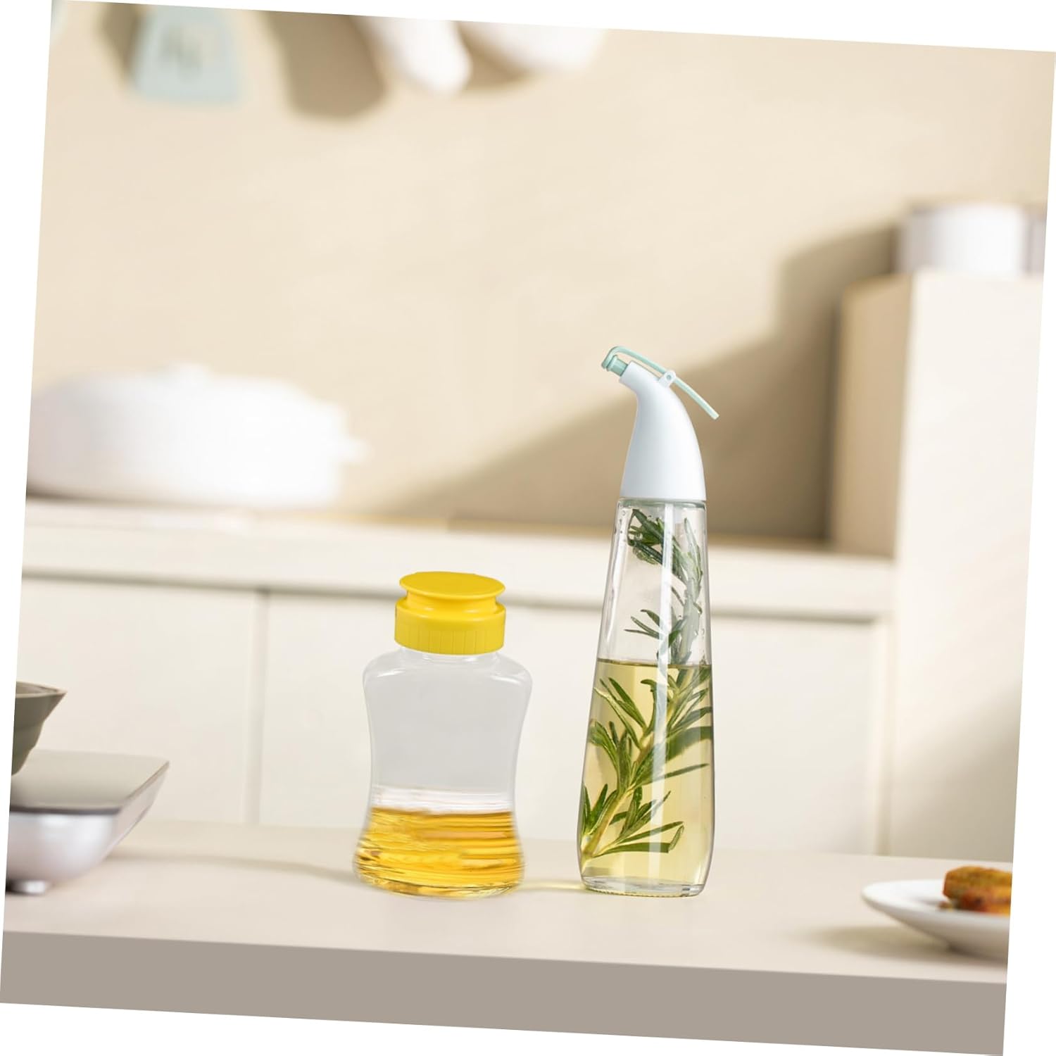 Two 180ml Honey Squeeze Bottles withFunnel Jar for Kitchen Use