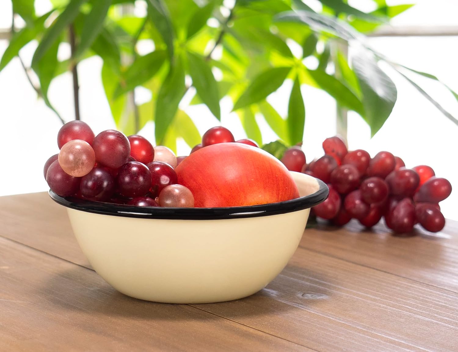 Red Co Set of 4 Metal Classic Bowls
