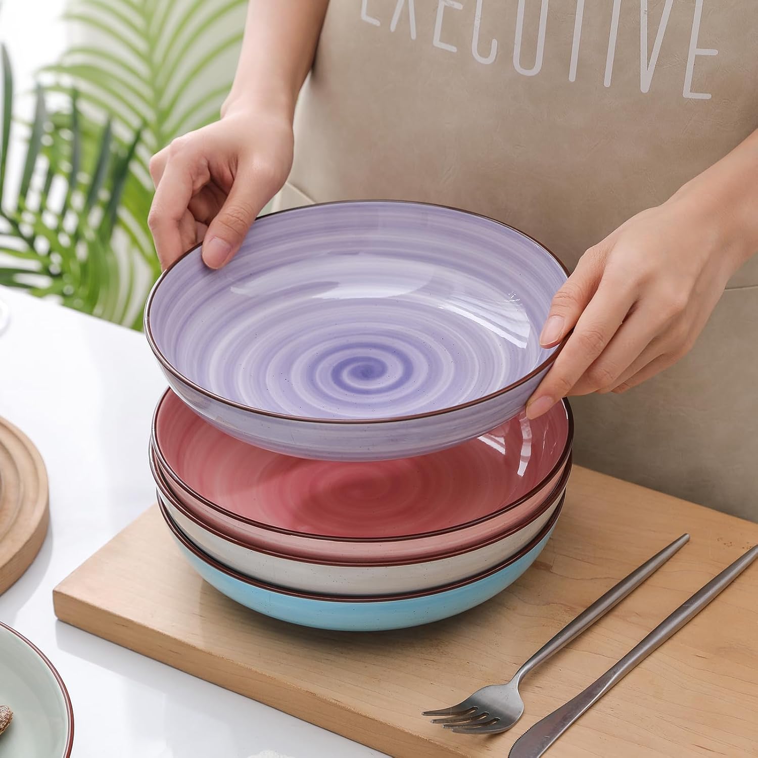 Stylish 16-Piece Dinnerware for 4 with Gradient Design