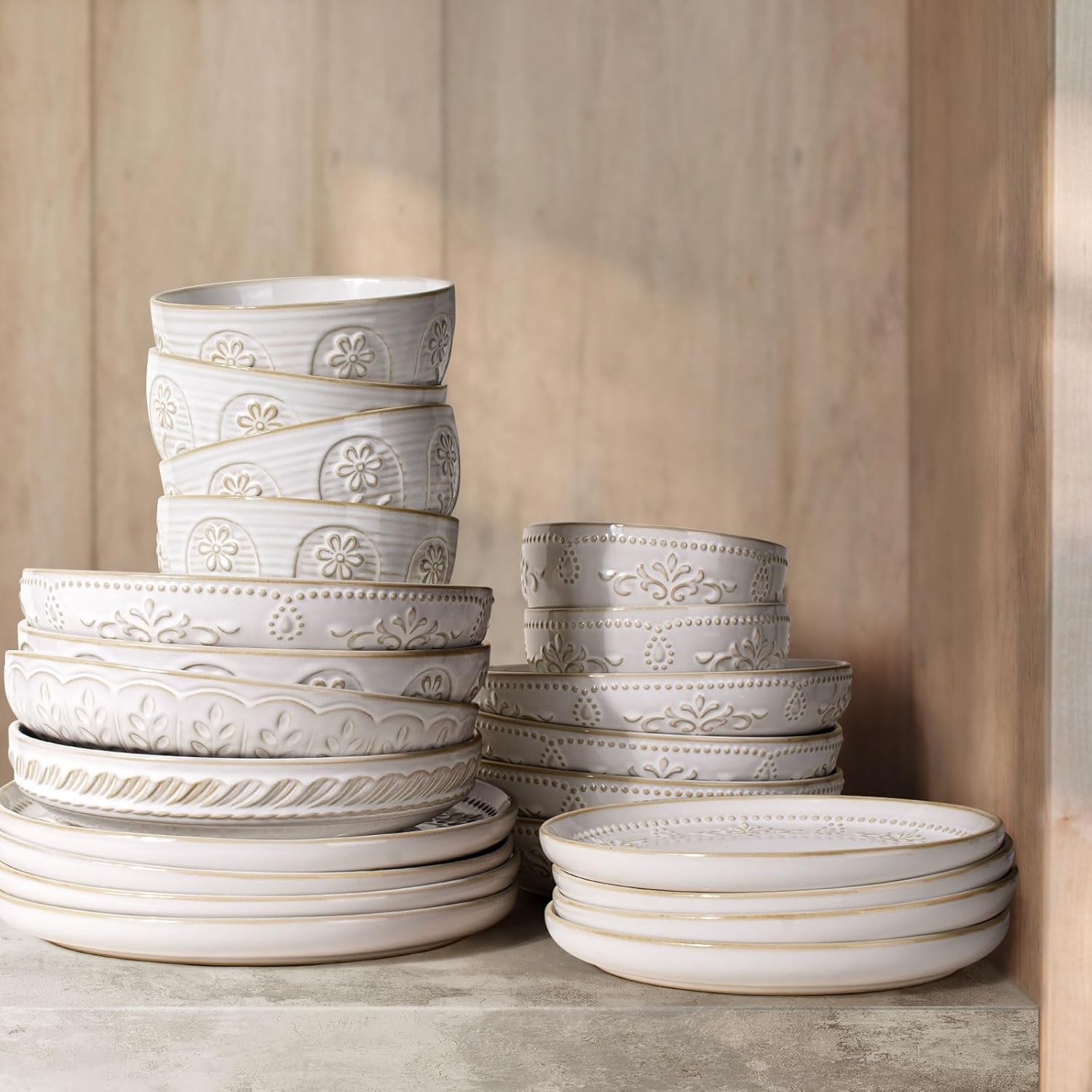 Artenas 4-Piece Pasta Bowls Set - Elegant Functional Kitchenware for Every Meal
