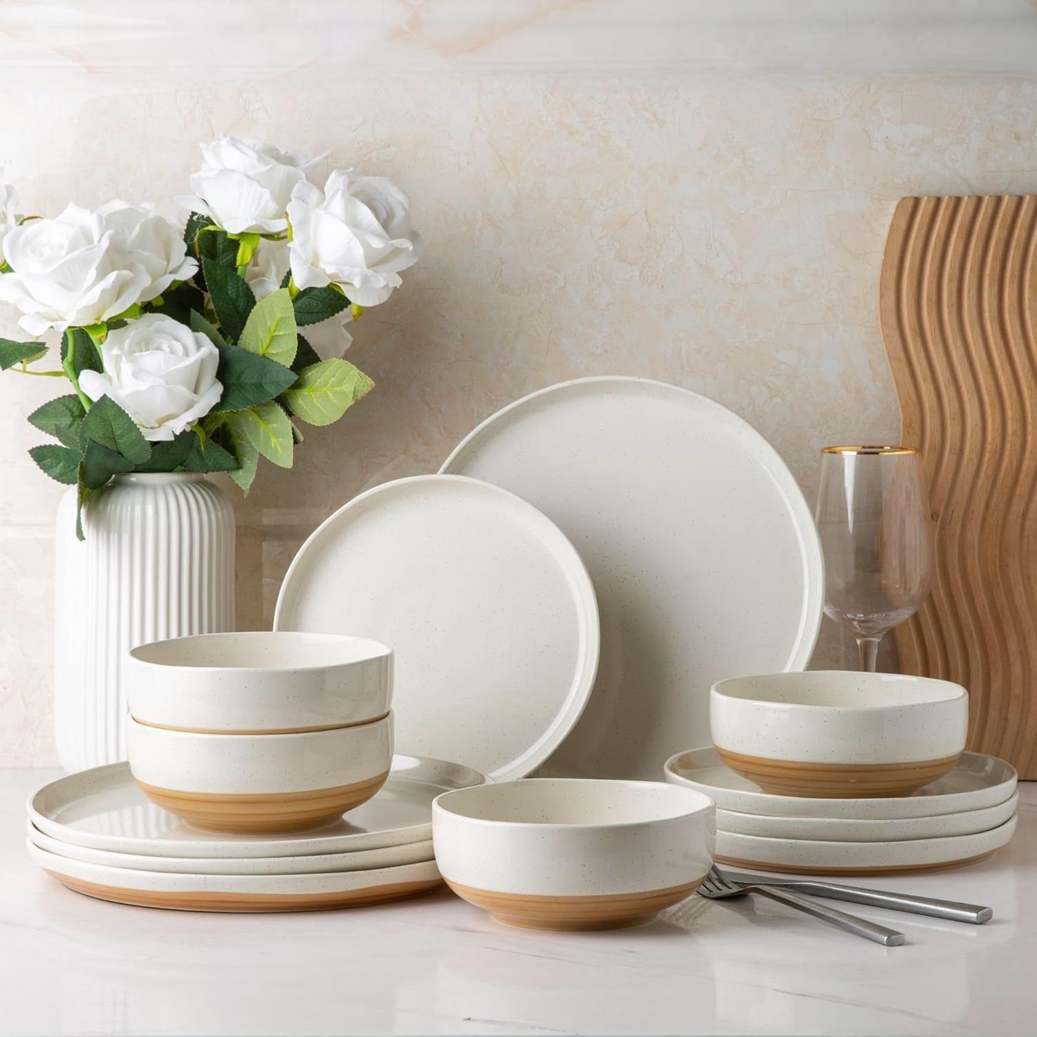 Discover the Perfect 18-Piece Dinnerware Collection by AmorArc