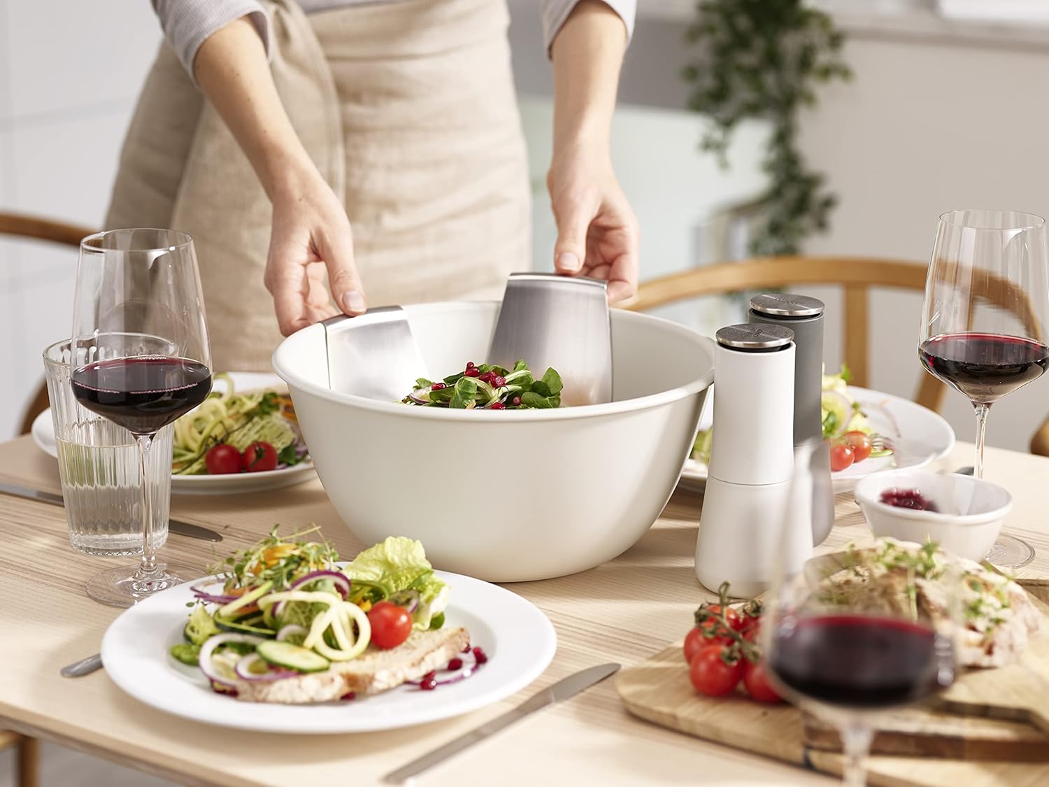 Serve It in Style - Salad Bowl Set
