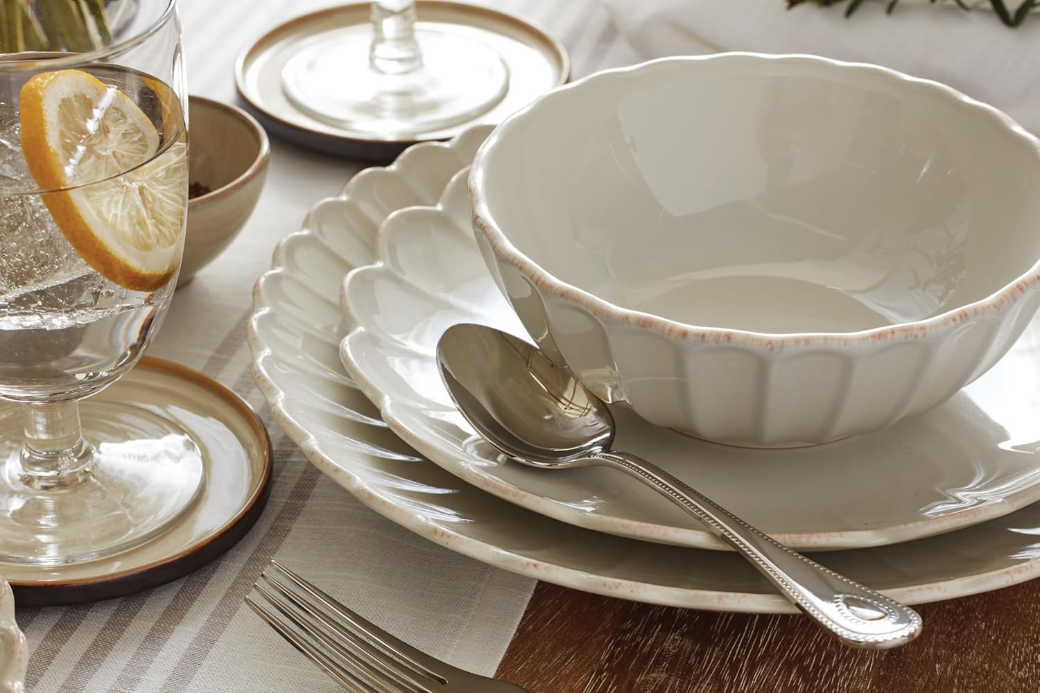Lenox French Perle Scallop 12-Piece Dinnerware Set Microwave Dishwasher Safe White
