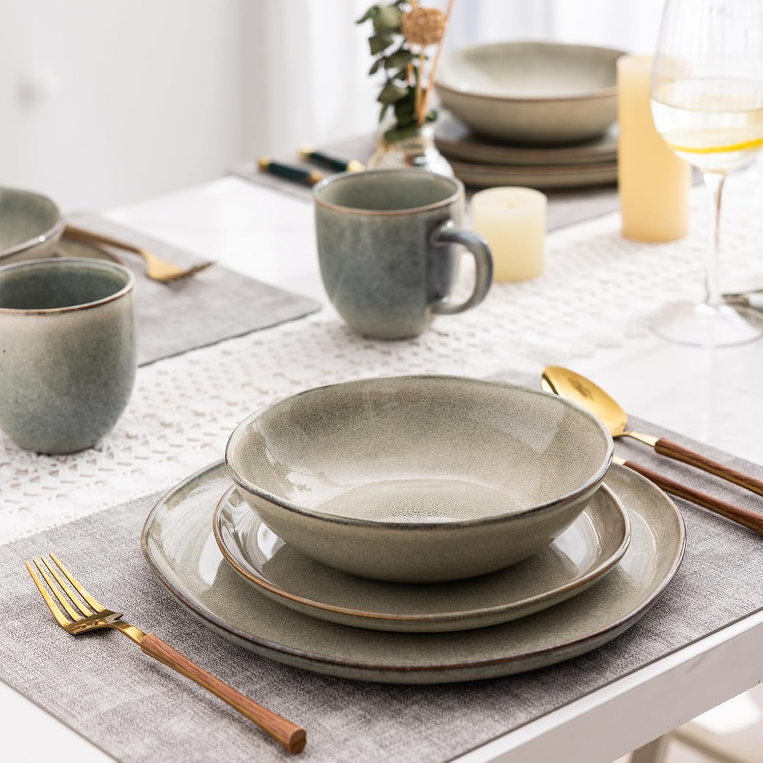 Set of 6 Ceramic Dinner Plates with Reactive Glaze Design