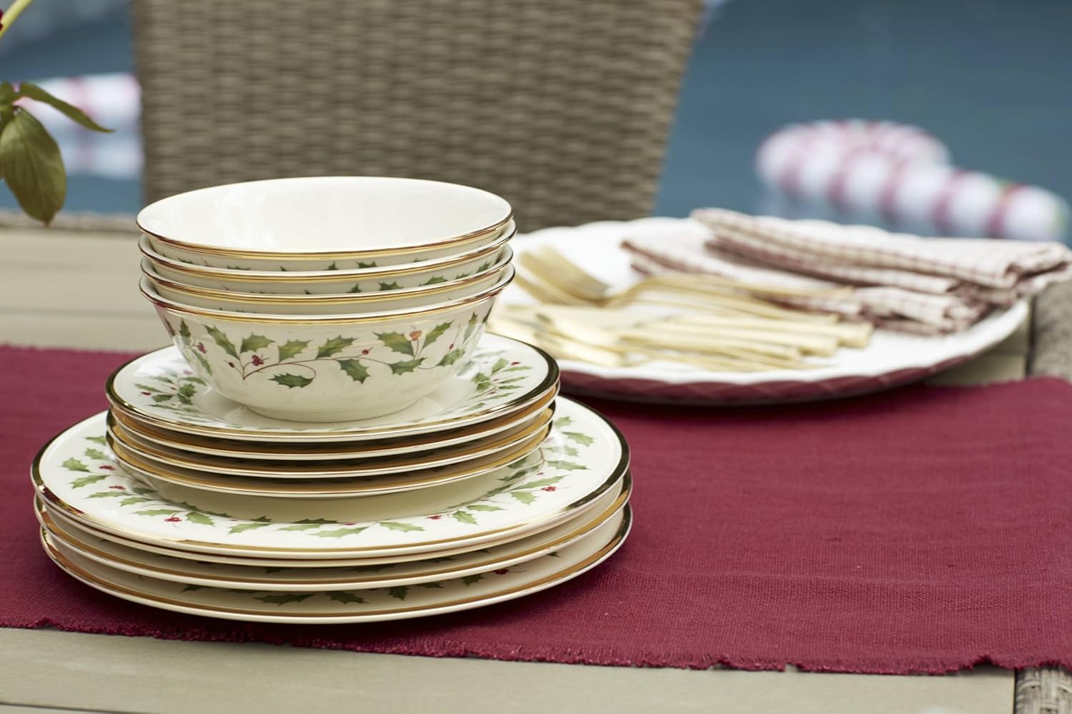 Lenox Holiday 12-Piece Plate and Bowl Set
