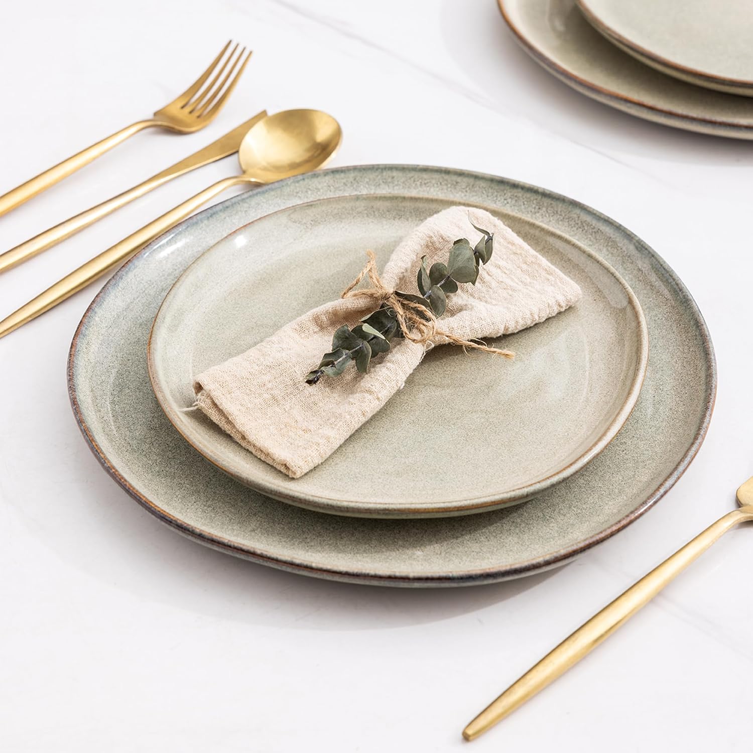 Set of 6 Ceramic Dinner Plates with Reactive Glaze Design