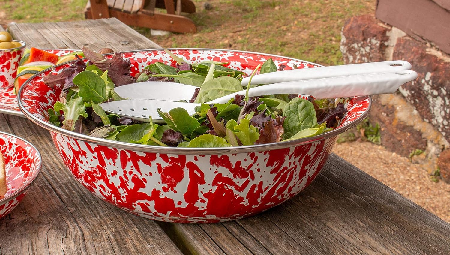 Golden Rabbit Enamelware Set 4-Piece Salad Bowls Red Swirl Traditions